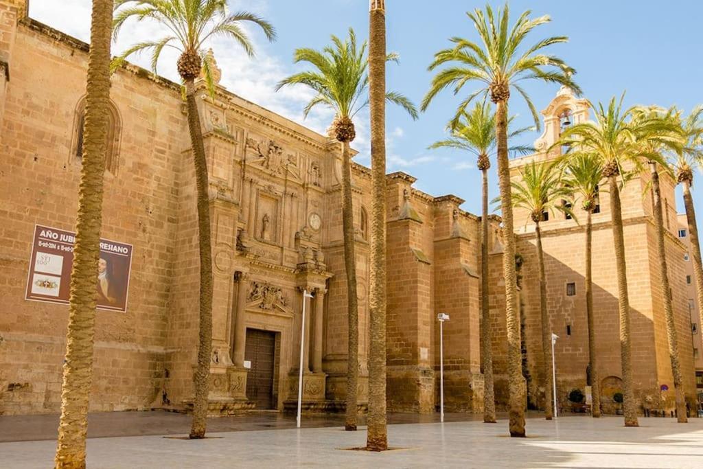 Precioso Piso En Almeria Centro Con Parking Gratis Екстериор снимка